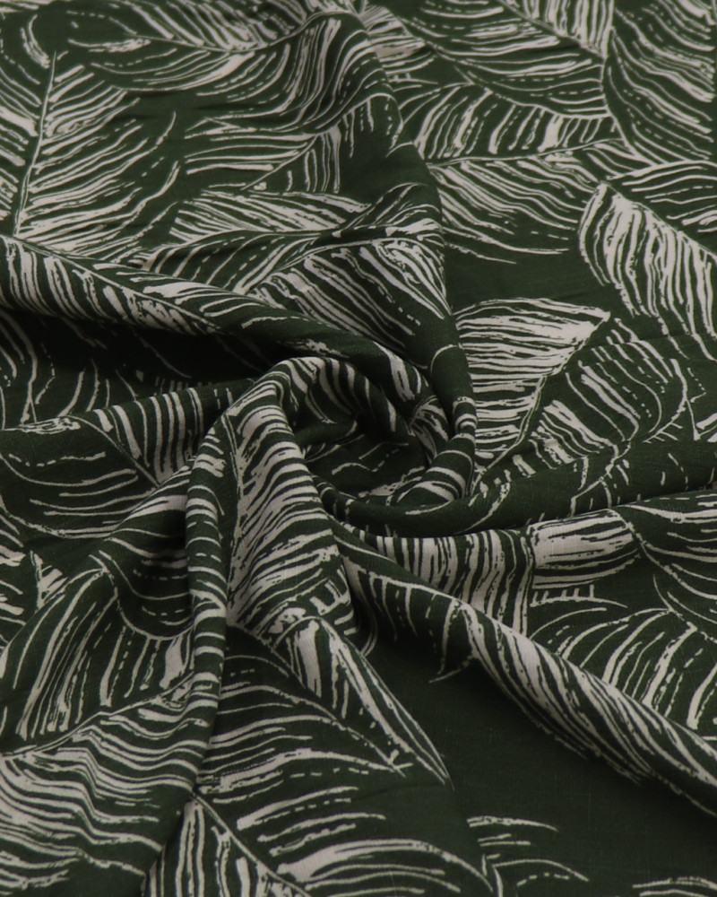 Tecido Viscose Texturizada Macro Folhas Creme e Verde Militar