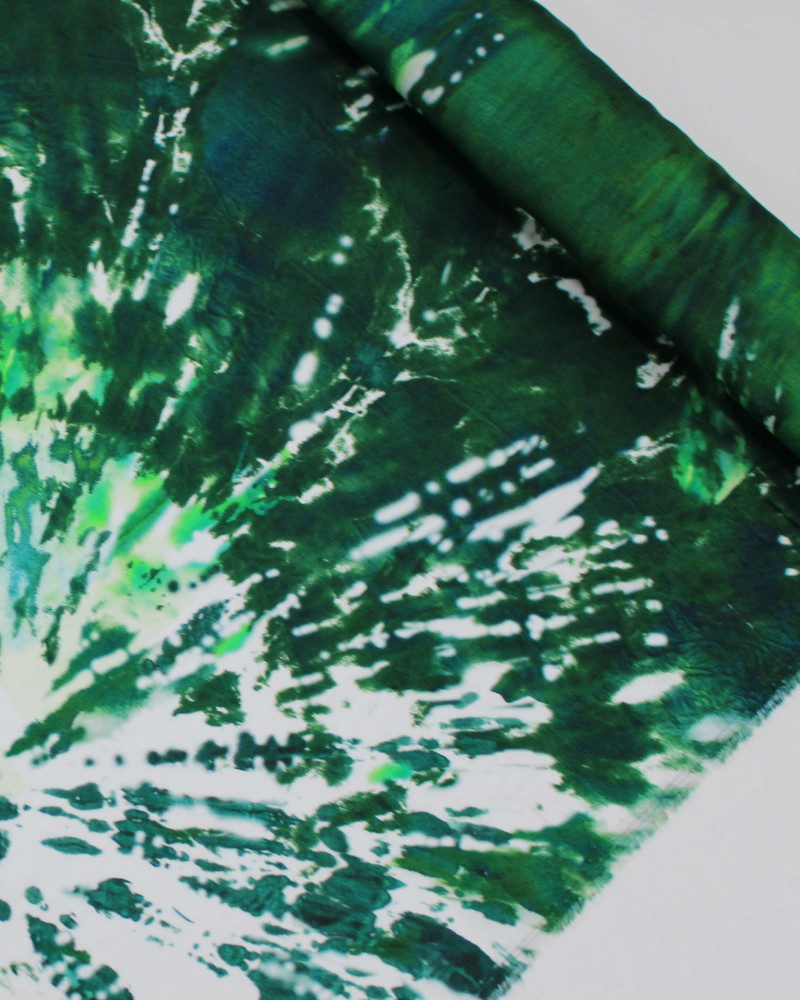 Tecido Viscose Acetinada Italiano Pintura Abstraa Branco e Tons de Verde