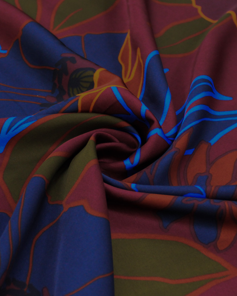 Tecido Crepe Silk Italiano Macro Flores Coloridas e Borgonha