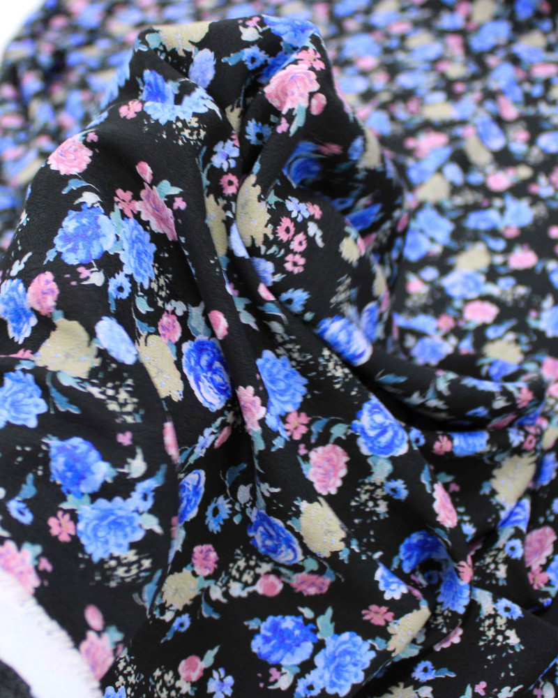 Tecido Crepe de Viscose Italiano Tapete Floral Colorido e Preto