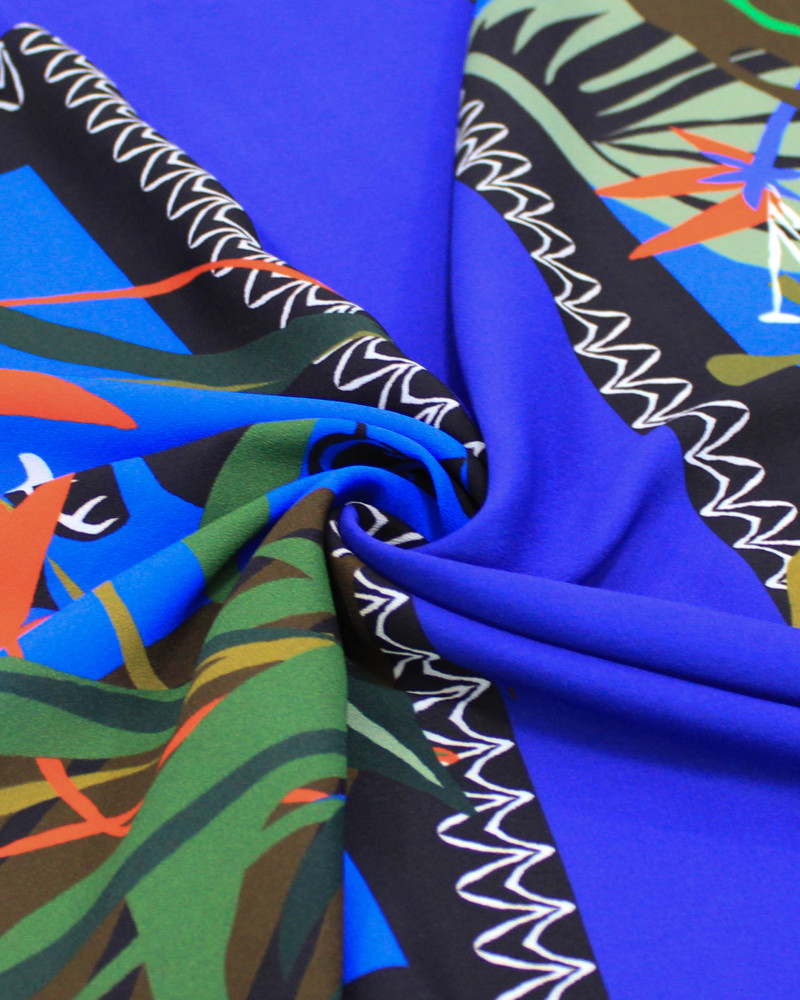 Tecido Crepe Koshibo Leve Italiano Estampa Lenço Macro Folhas Colorido e Tons de Azul