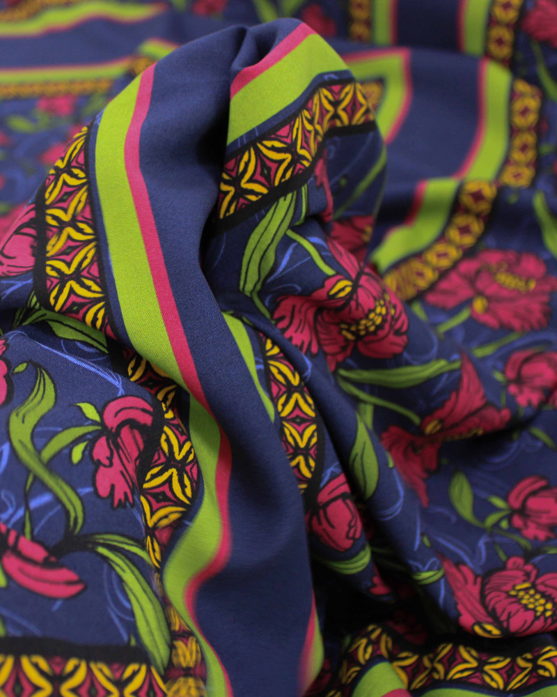 Tecido Viscose Italiano Estampa Lenço Flores Rosa, Verde e Cinza Chumbo