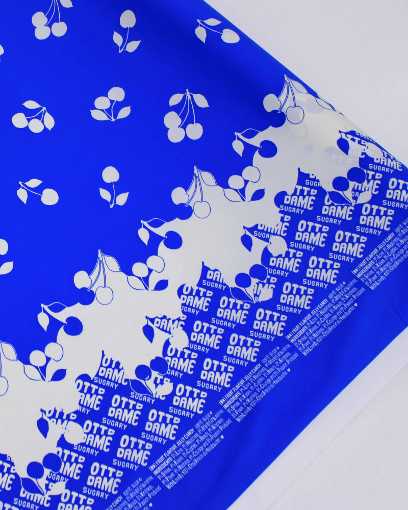 Tecido Tricoline Italiano Barrado Cerejas Branco e Azul