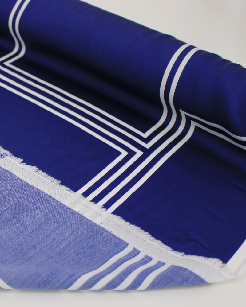 Tecido Viscose Acetinada Italiano Macro Geométricos Branco e Azul Marinho