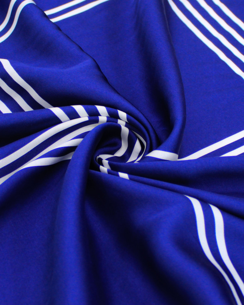 Tecido Viscose Acetinada Italiano Macro Geométricos Branco e Azul Marinho