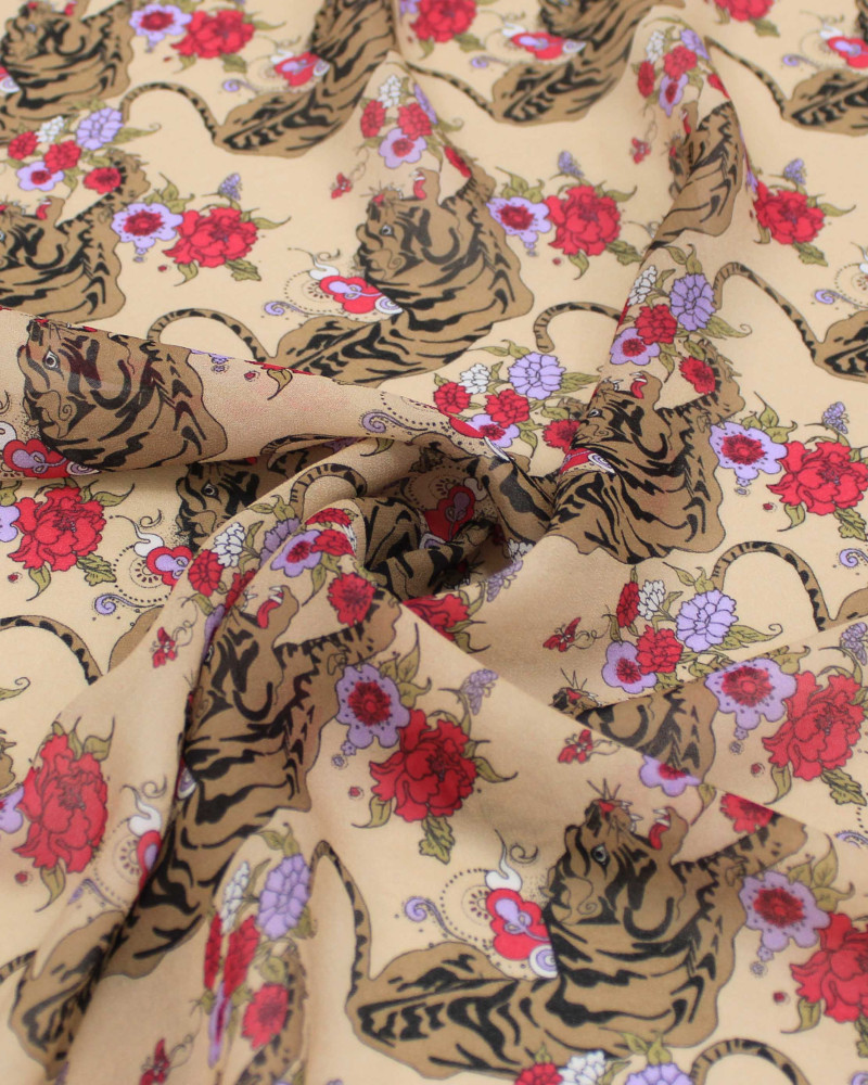 Tecido Crepe Chiffon Italiano Tigres e Flores Colorido e Bege