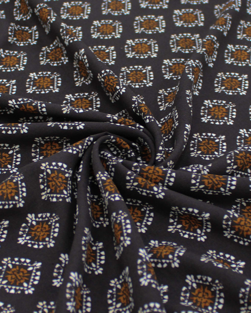 Tecido Viscose Fina Italiano Micro Estampa Geométrica Marrom, Branco e Preto