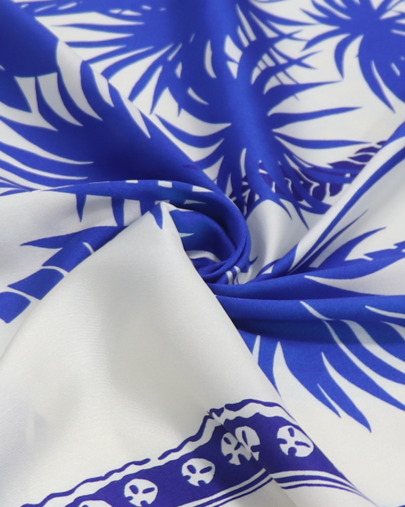 Tecido Crepe Silk Italiano Estampa Lenço Folhagens Tropicais Azul e Offwhite (1,47m x 89cm)