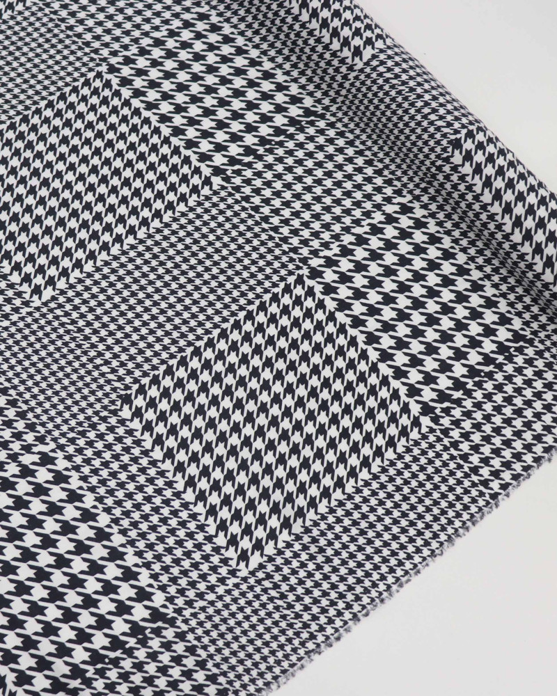 Tecido Viscose Italiano Multi Pied Poule P/B