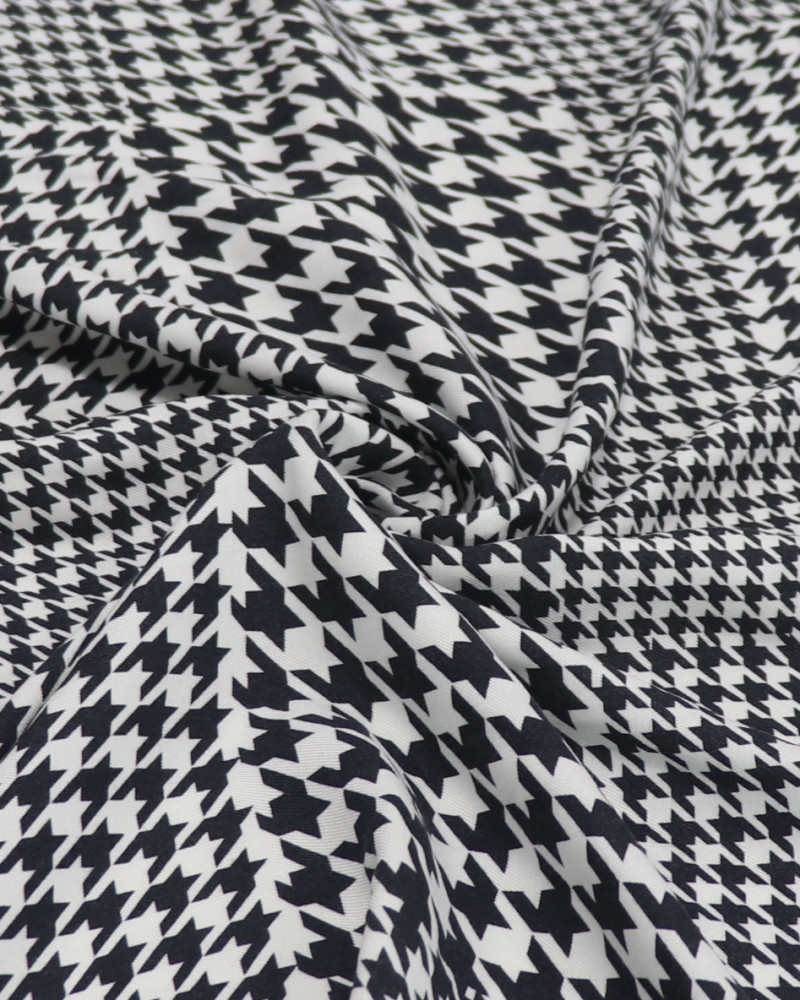 Tecido Viscose Italiano Multi Pied Poule P/B
