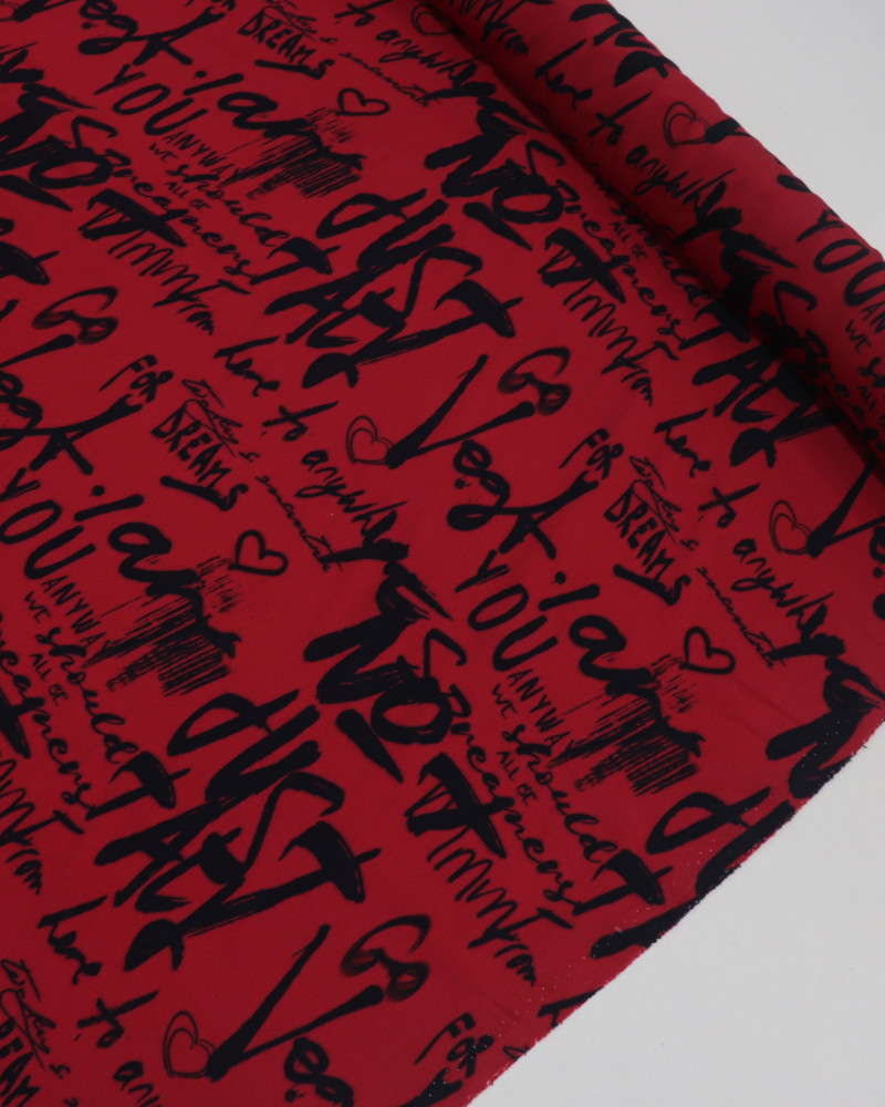 Tecido Crepe de Viscose Italiano Escritas Preto e Vermelho