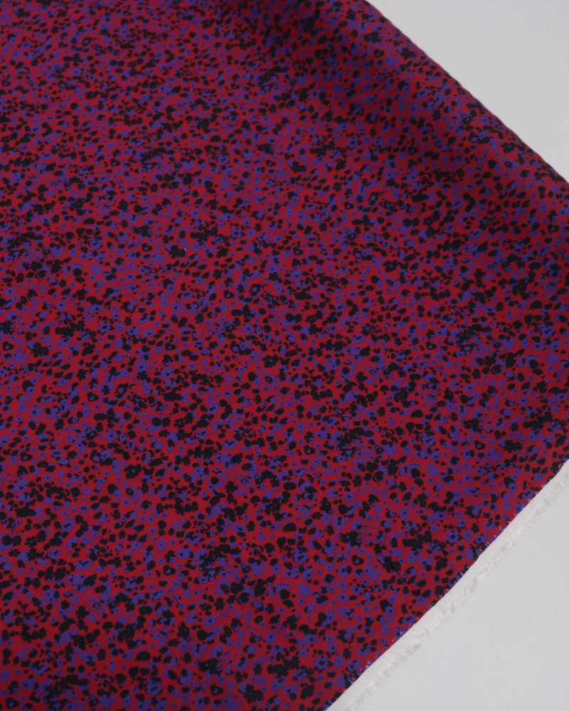 Tecido Viscose Sarjada Italiano Micro Floral Abstrato Roxo, Preto e Vermelho
