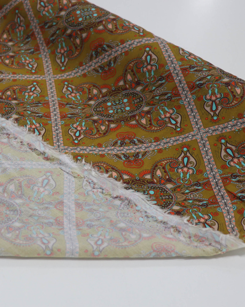 Tecido Viscose Italiano Estampa Boho em Recortes Colorido e Caramelo