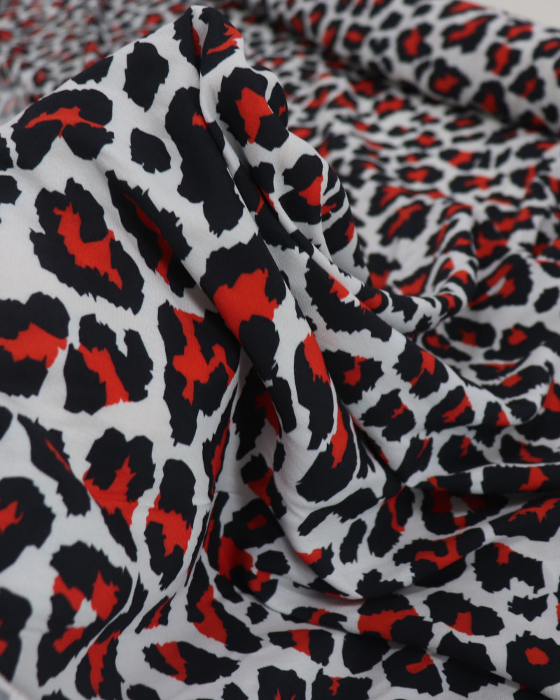 Tecido Crepe de Viscose Italiano Animal Print Vermelho, Preto e Branco
