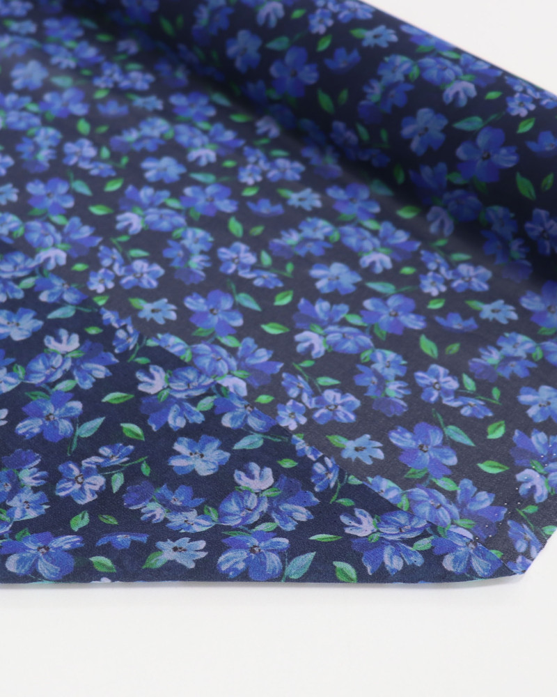 Tecido Crepe Chiffon Italiano Tapete Floral Verde, Azul e Preto