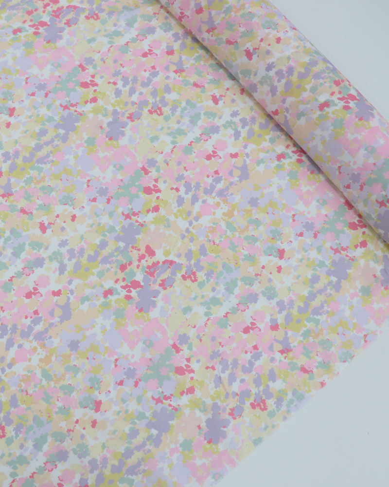 Tecido Crepe de Viscose Italiano com Elastano Pintura Abstrata Sobreposto Tons Pastéis