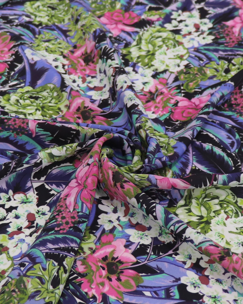 Tecido Crepe Koshibo Leve Italiano Folhas e Flores Abstratas Colorido