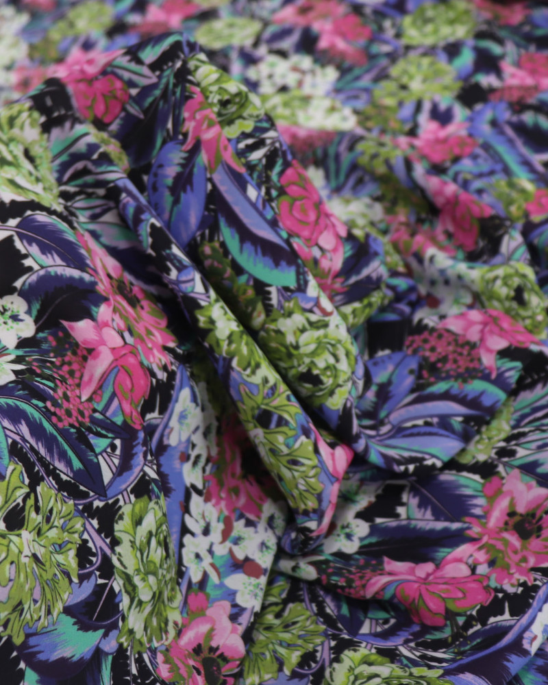 Tecido Crepe Koshibo Leve Italiano Folhas e Flores Abstratas Colorido