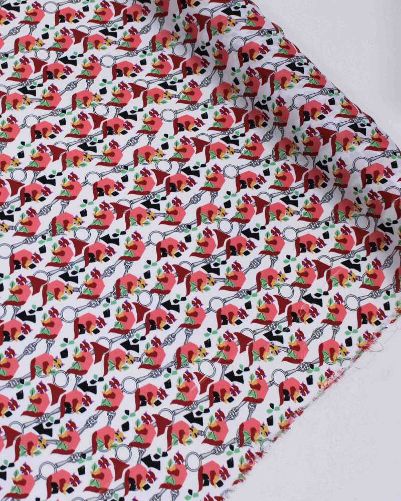 Tecido Crepe Silk Italiano Animais Abstratos Colorido e Branco