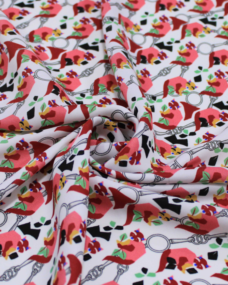 Tecido Crepe Silk Italiano Animais Abstratos Colorido e Branco