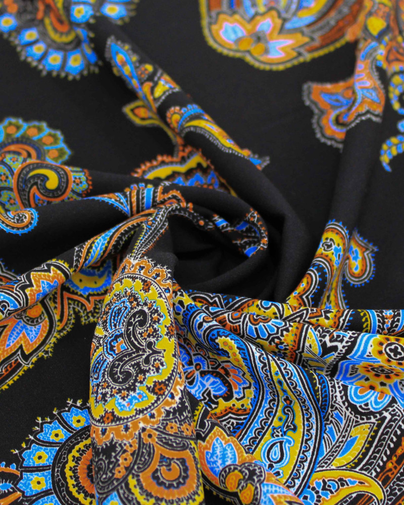 Tecido Viscose Italiano Macro Cashmere Floral Colorido e Preto