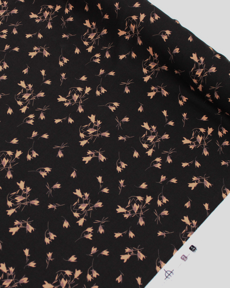 Tecido Viscose Italiano Micro Ramos Florais Rosa Chá e Preto