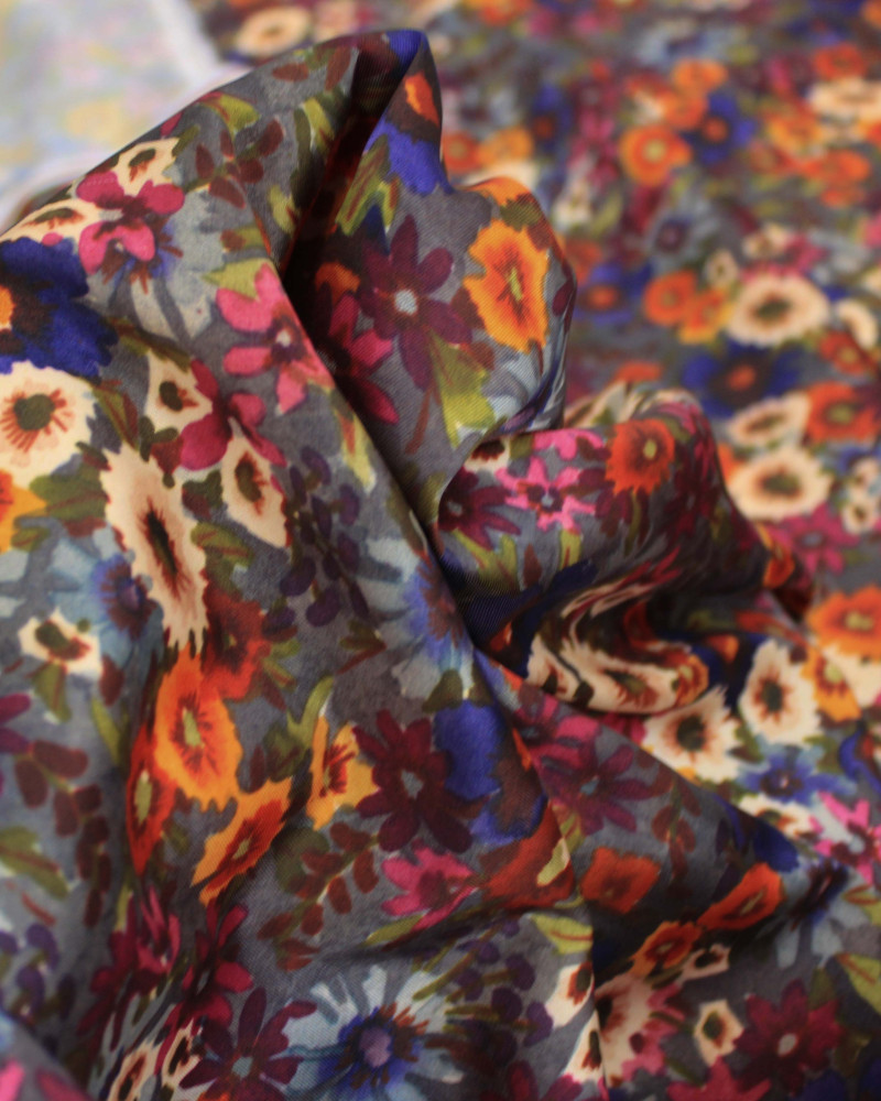 Tecido Crepe Silk Italiano Pintura Floral Abstrata Colorida