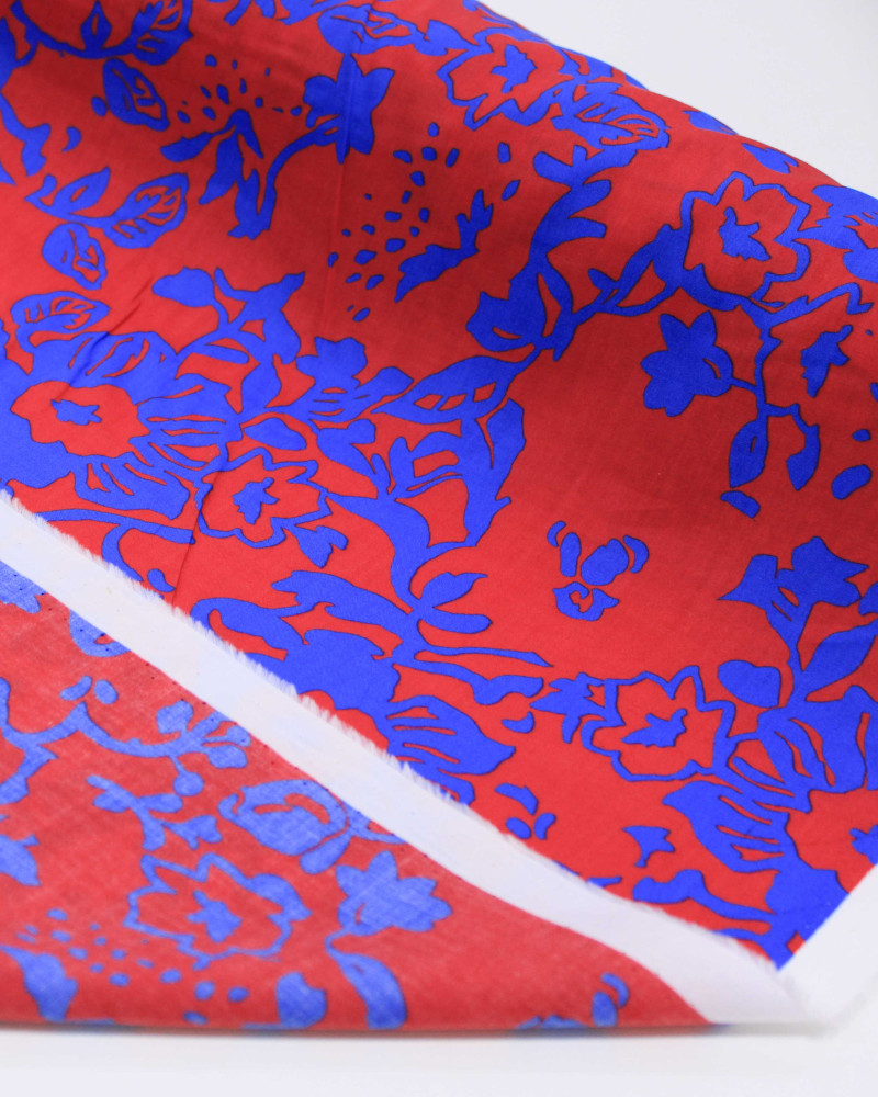 Tecido Tricoline Italiano Campo Floral Abstrato Azul e Vermelho