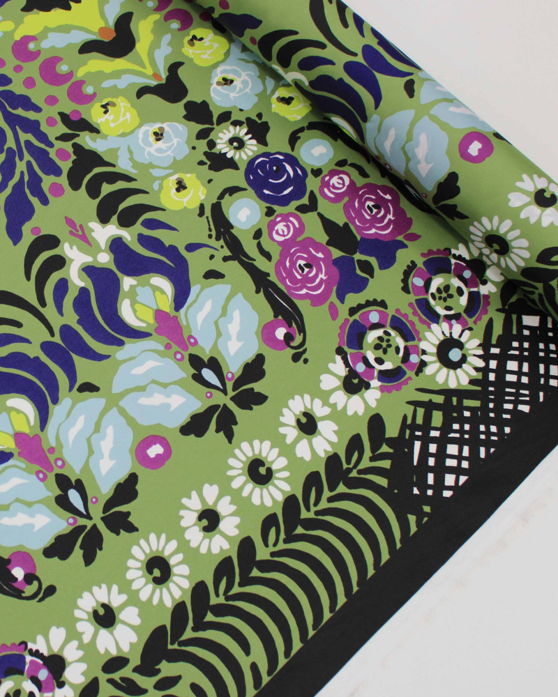Tecido Crepe Silk Italiano Barrado Floral e Artes Abstratas Colorido e Verde