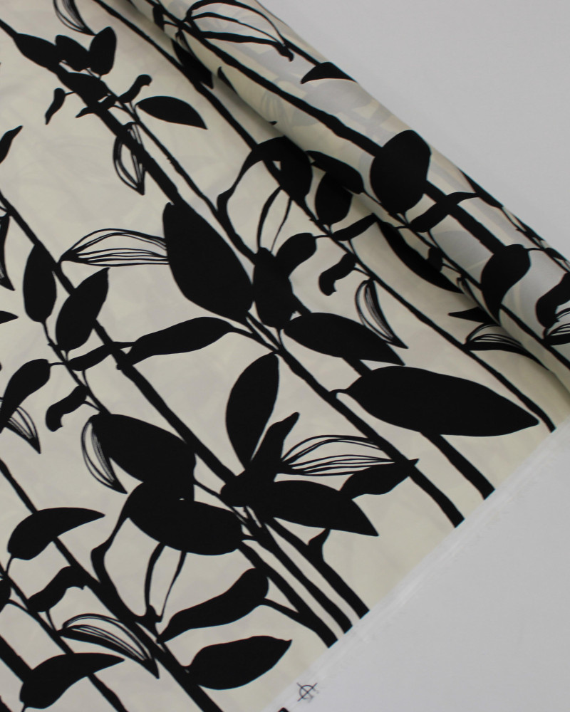 Tecido Crepe Silk Italiano Macro Ramos Preto e Creme