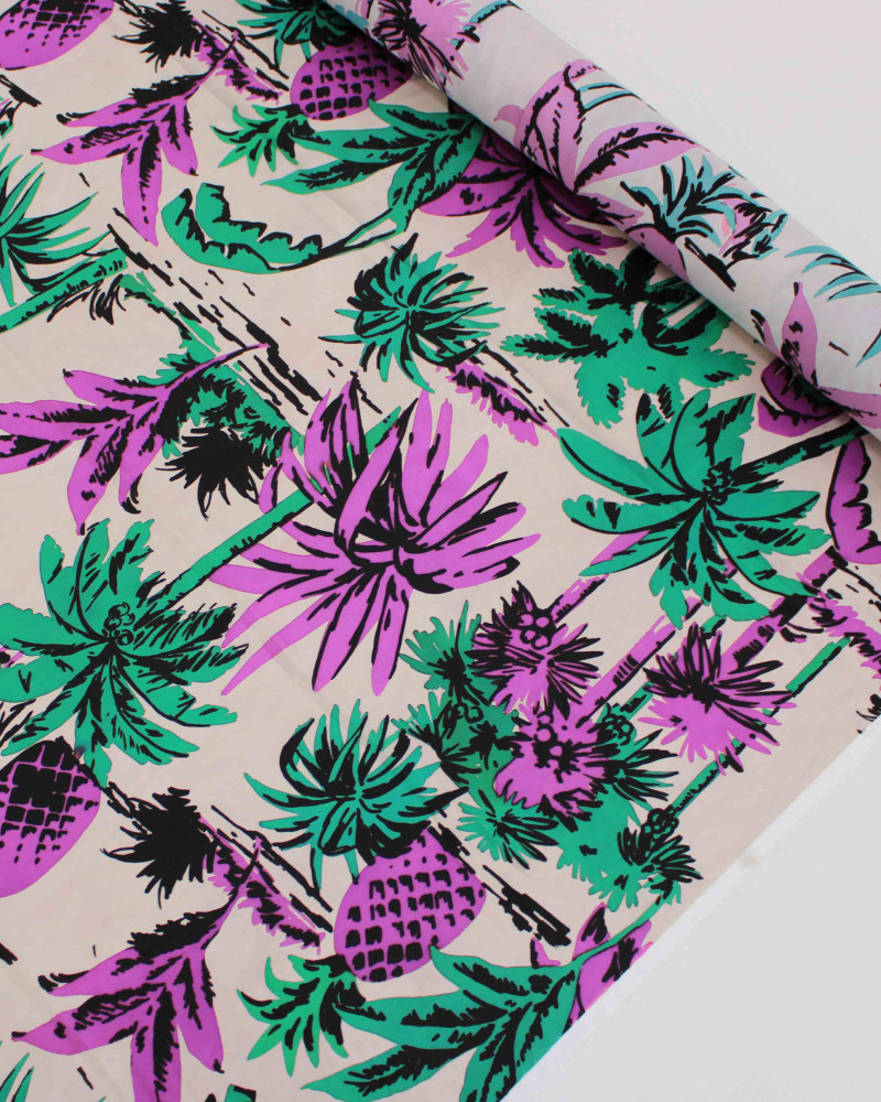 Tecido Crepe Silk Italiano Estampa Tropical Abstrata Verde, Roxo e Rosé
