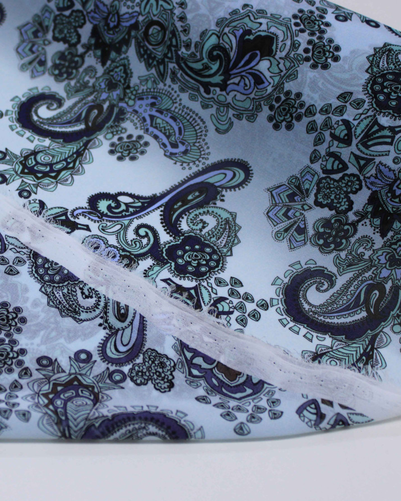 Tecido Crepe Chiffon Italiano Ramos em Cashmere Tons de Azul