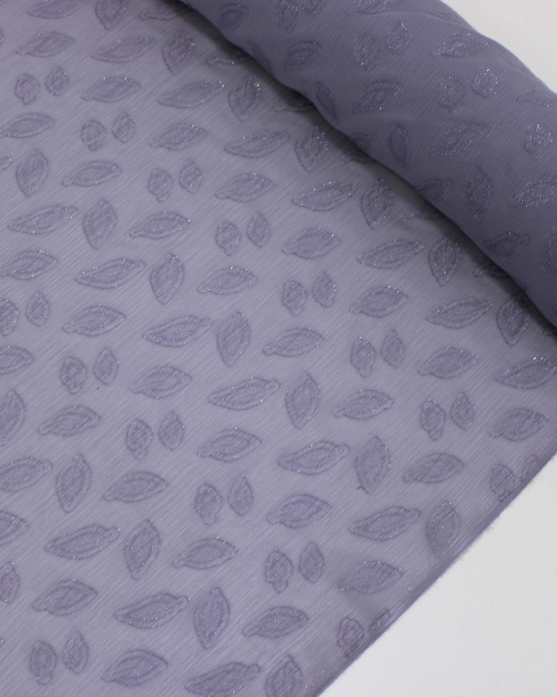 Tecido Crepe Chiffon Texturizado Italiano Brocado com Fóil Folhas Tons de Cinza