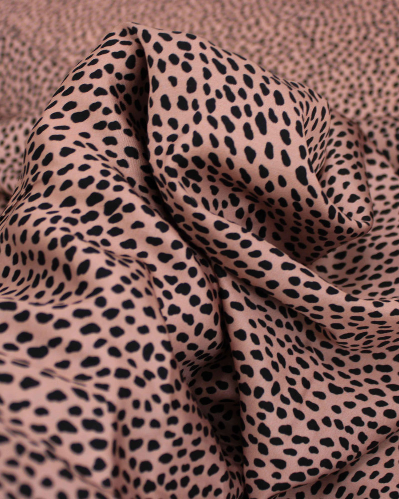 Tecido Viscose Acetinada Italiano Micro Pingos Irregulares Preto e Rosé