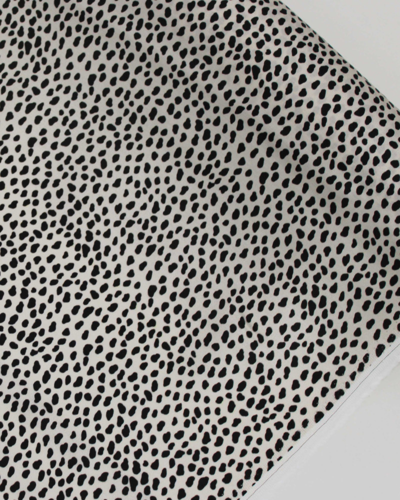 Tecido Crepe Silk Italiano Micro Animal Print Preto e Bege