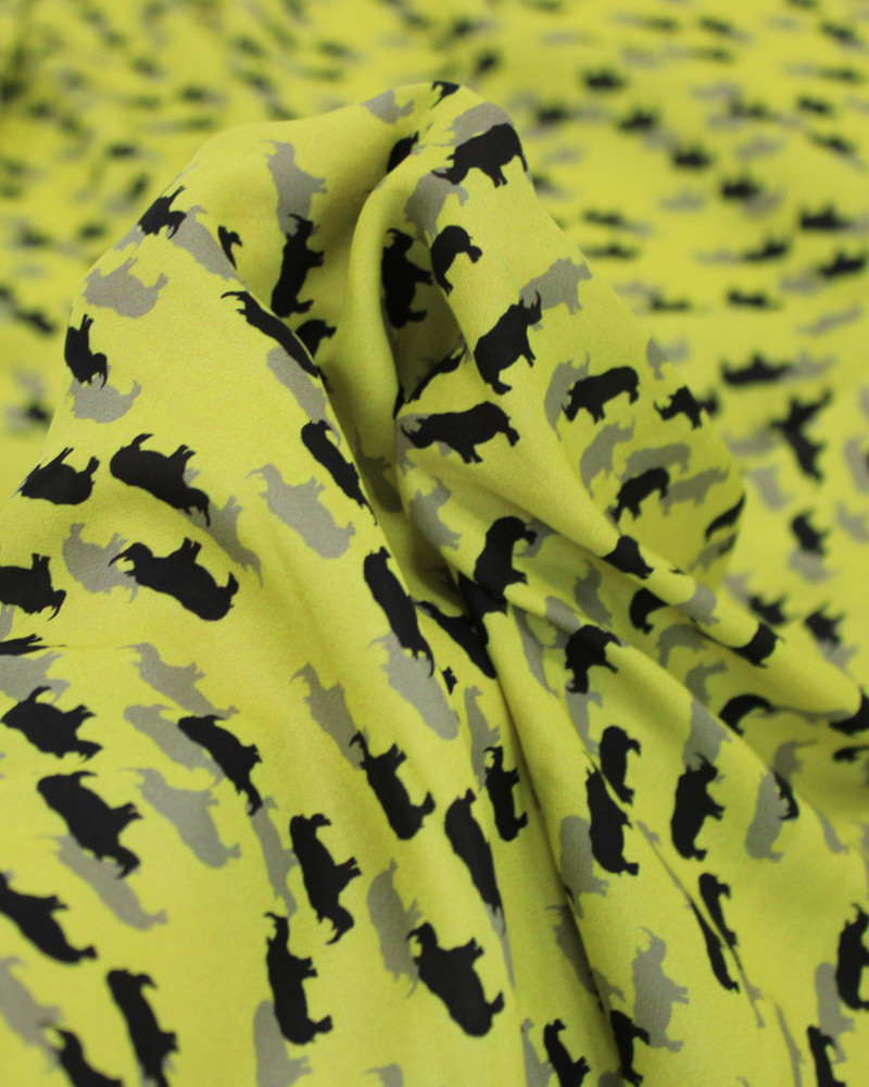 Tecido Crepe Salinas Italiano Rinocerontes Cinza, Preto e Amarelo