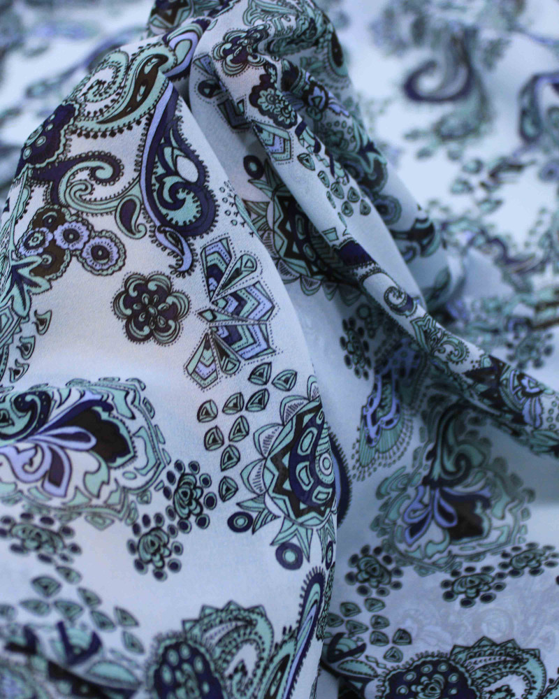 Tecido Crepe Chiffon Italiano Ramos em Cashmere Tons de Azul