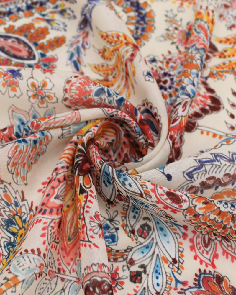 Tecido Crepe Chiffon Italiano Cashmeres Florais Colorido e Offwhite