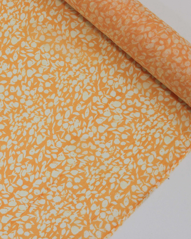 Tecido Crepe Chiffon Italiano Micro Tapete Floral Abstrato Branco e Laranja