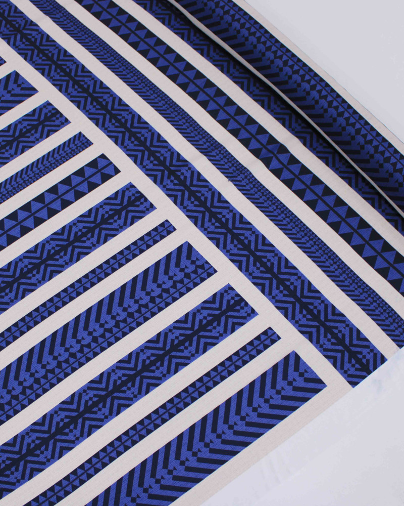 Tecido Crepe Silk Italiano Listras Estampadas Tons de Azul e Bege