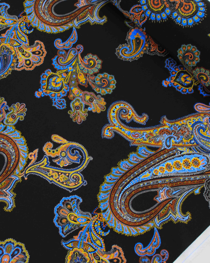 Tecido Viscose Italiano Macro Cashmere Floral Colorido e Preto