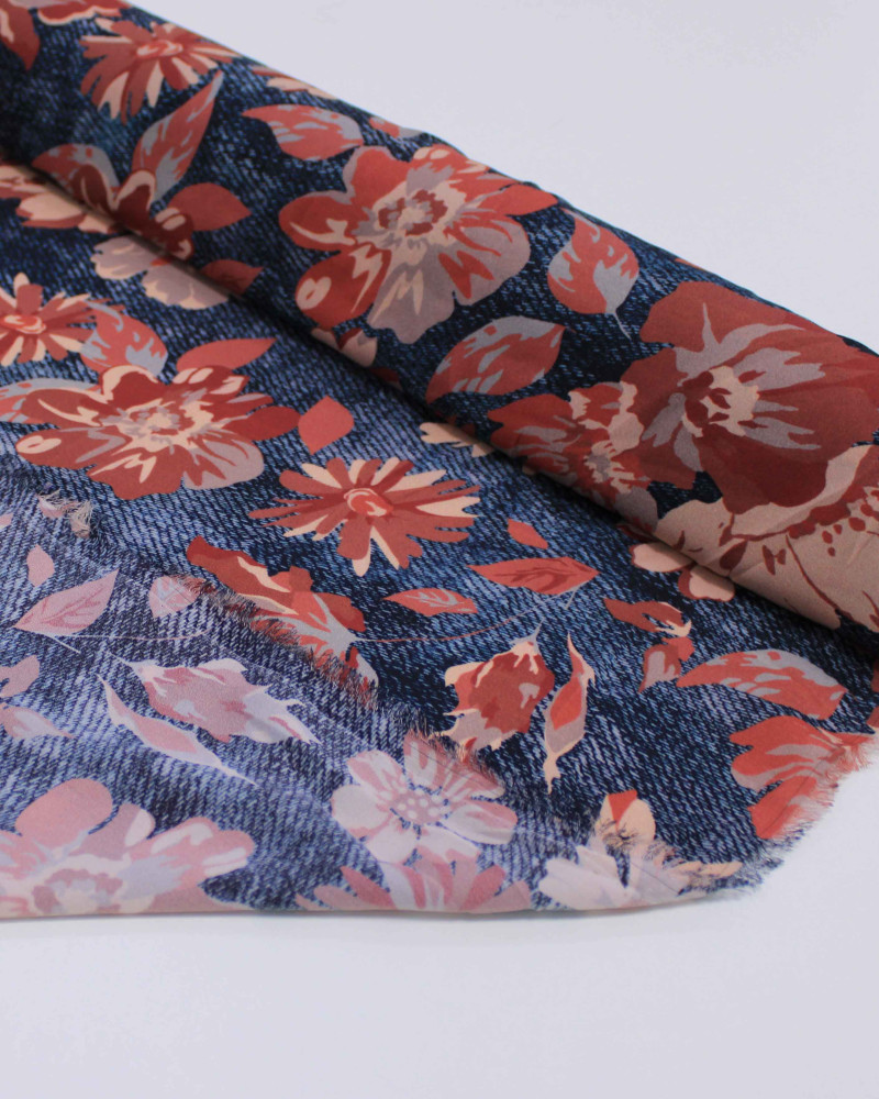 Tecido Crepe Koshibo Leve Ialiano Tapete Floral Rosa Chá, Terracota e Tons de Cinza