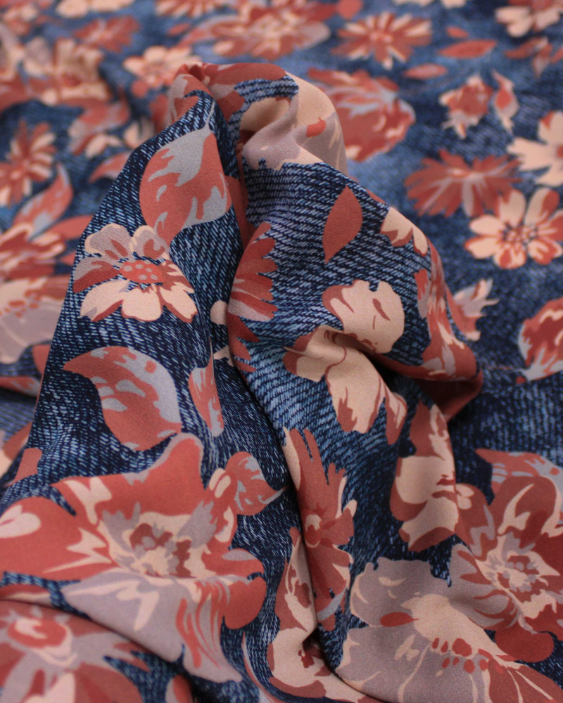 Tecido Crepe Koshibo Leve Ialiano Tapete Floral Rosa Chá, Terracota e Tons de Cinza