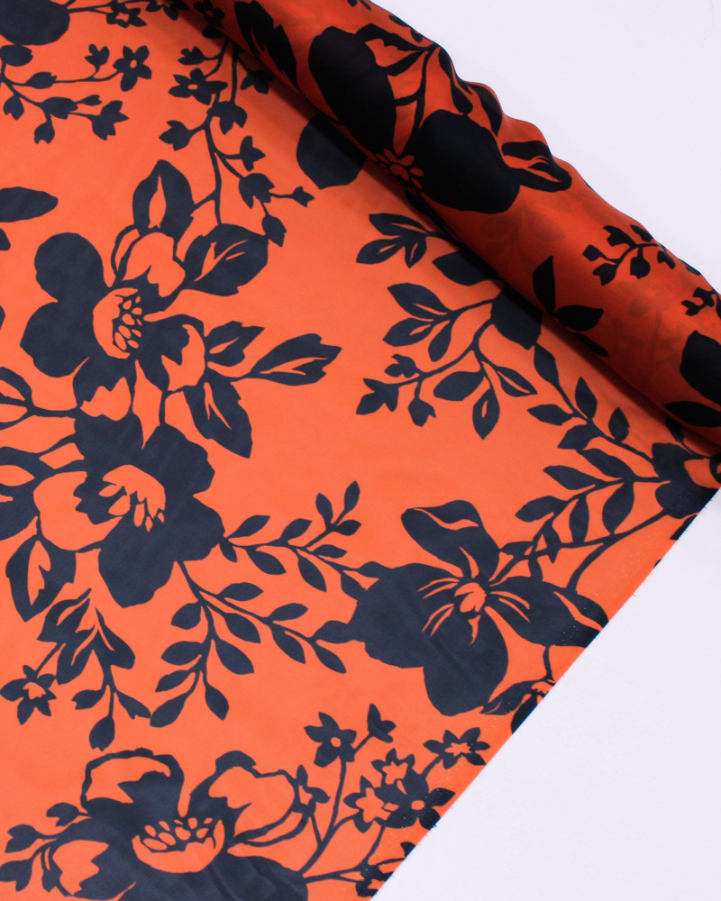 Tecido Crepe Silk FIno Italiano Ramos Florais Preto e Terracota