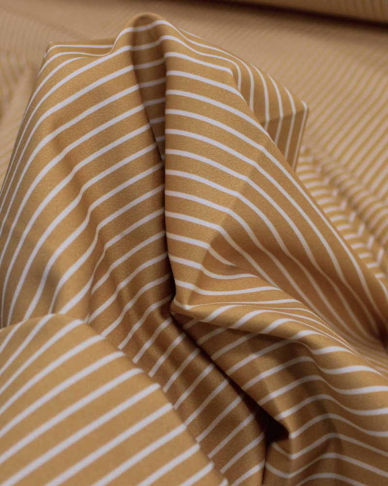 Tecido Micro Fibra de Alfaiataria Italiano Listras Finas Branco e Palha