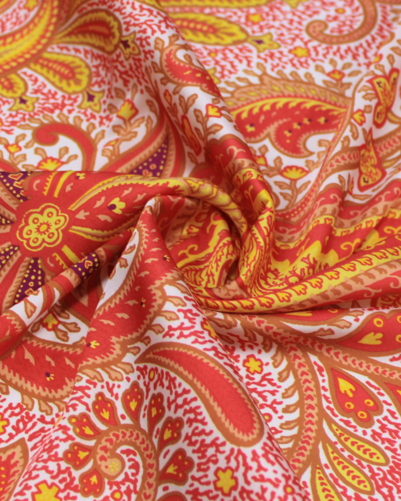 Tecido Crepe Silk Italiano Macro Cashmere Floral Tons Quentes e Branco