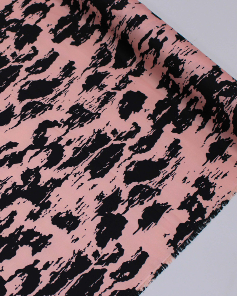 Tecido Micro Fibra Alfaiataria Italiano Camuflado Abstrato Preto e Rosa Chá