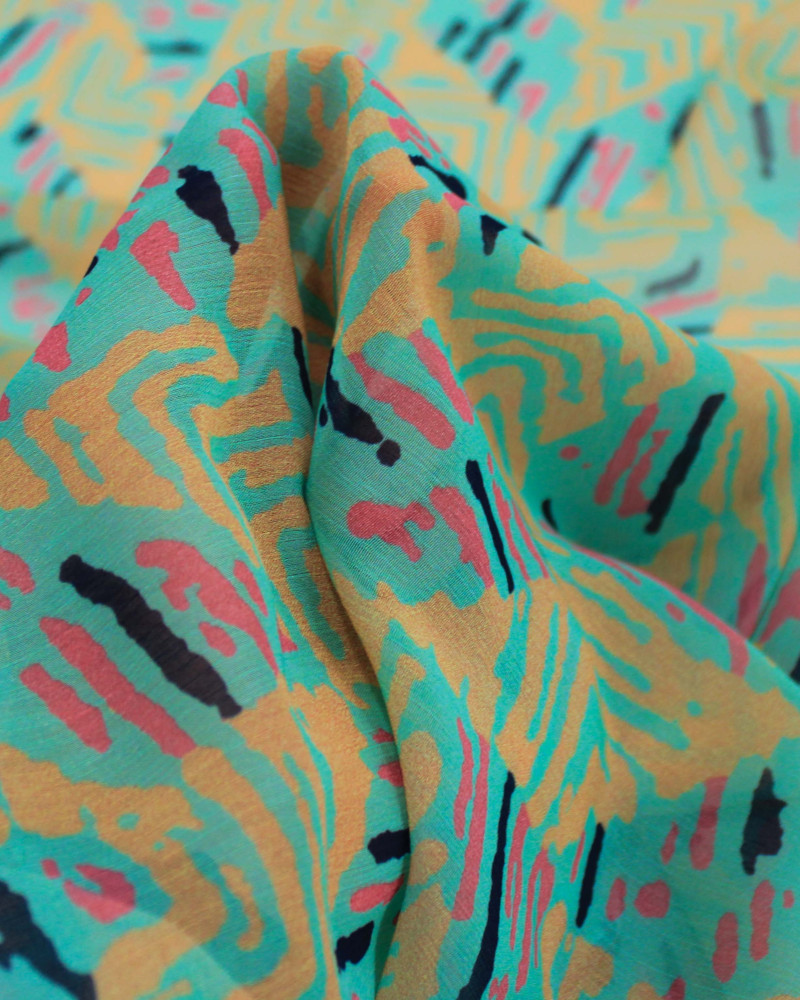 Tecido Crepe Chiffon Italiano Estampa Geométrica Abstrata Salmão, Rosa e Verde Água