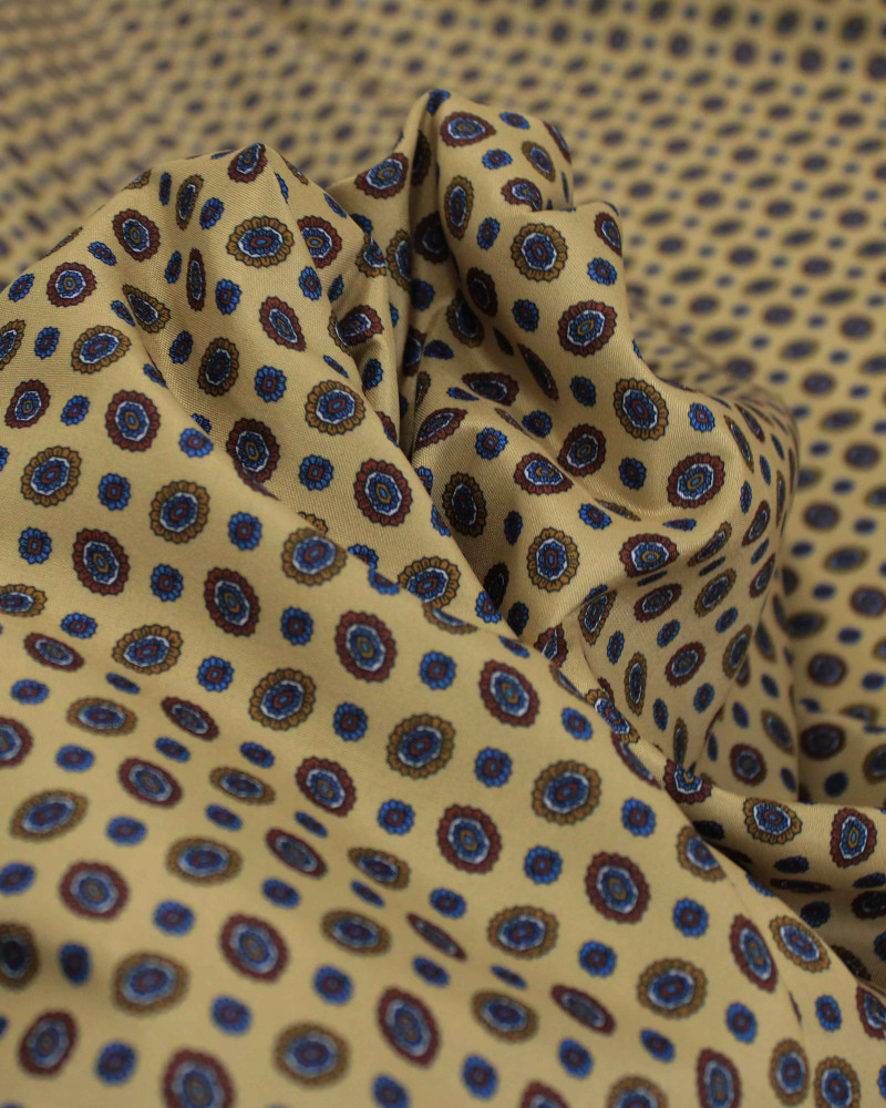 Tecido Crepe Silk Italiano Estampa Micro Geométrica Vermelho, Azul e Palha