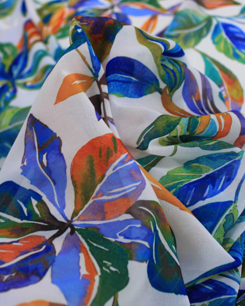 Tecido Crepe Chiffon Italiano Macro Folhas Coloridas e Branco (Com Leves Defeitos)